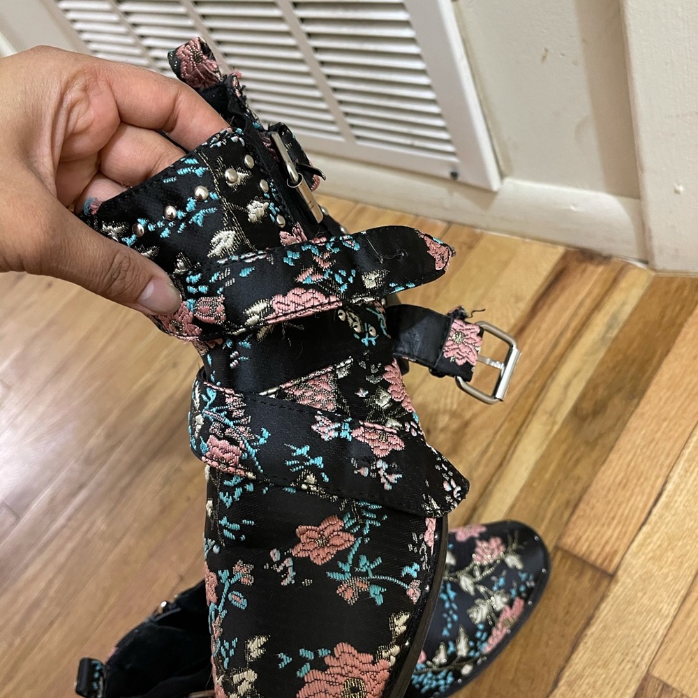 Chelsea boots - Picture 7 of 8